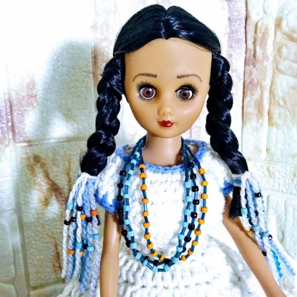 DOLL*NATIVE AMERICAN*HAND CROCHETED CLOTHING*BEADED NECKLACE*COLLECTORS ITEM* - Picture 2 of 12